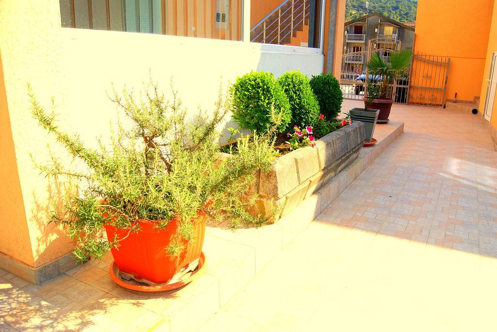 Guesthouse Vila Smilja Ποντγορίτσα Εξωτερικό φωτογραφία